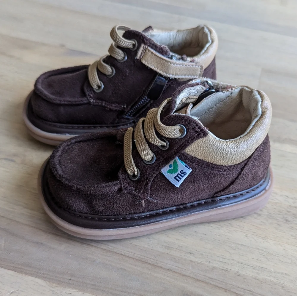 Mooshu Trainers Toddler Squeaky Shoes -‎ Bailey